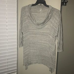 NY&Co Gray 3/4 sleeve longer sides top